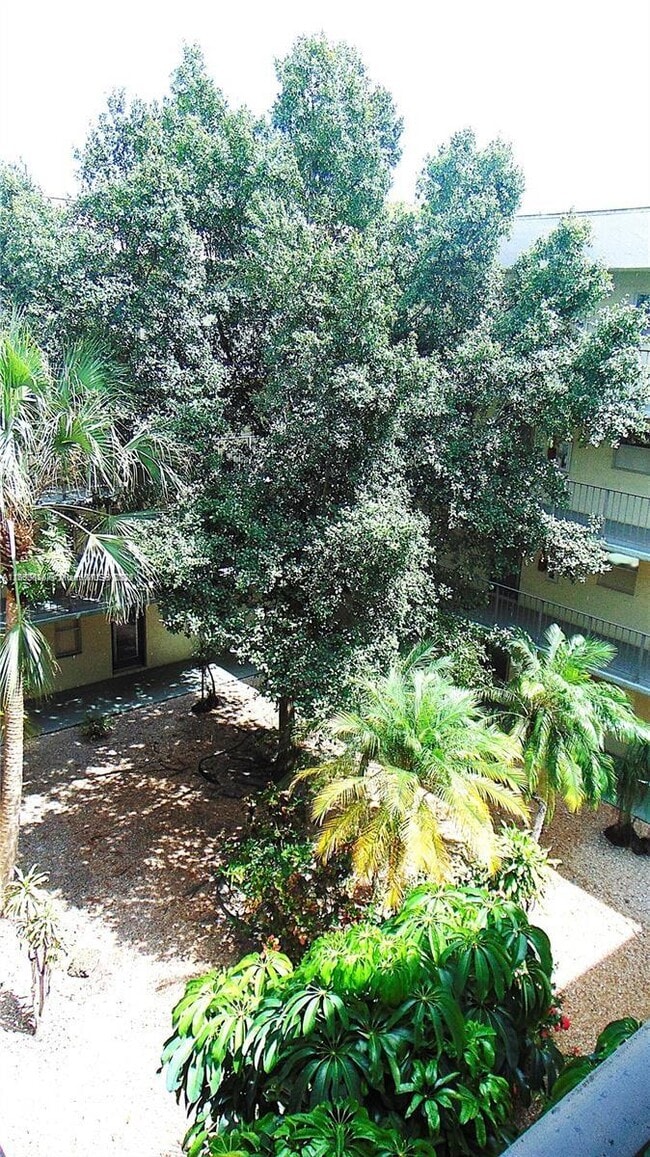 Building Photo - 1800 SW 81st Ave