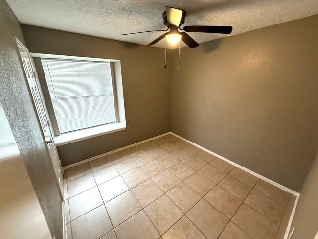 Building Photo - 2503 Ironclad Dr