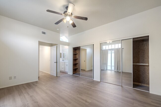 Building Photo - 806 Windward Ln