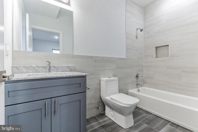 Building Photo - 2301 N 6th St