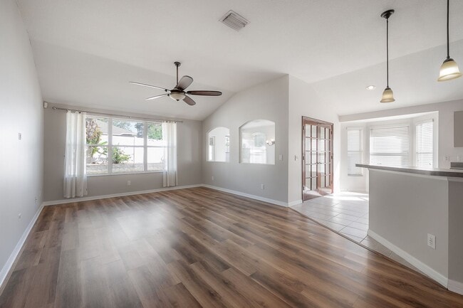 Building Photo - Brandon - 3 Bedroom 2 Bath Home in Gated C...