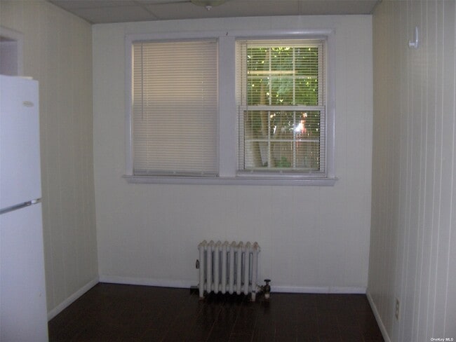 Building Photo - 129 Broadway