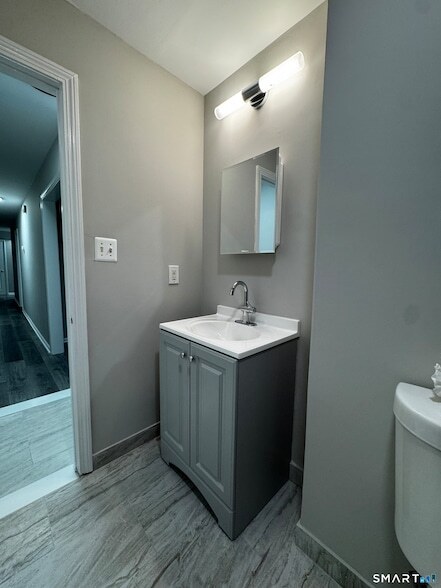 Building Photo - 45-51-51 Cowles St