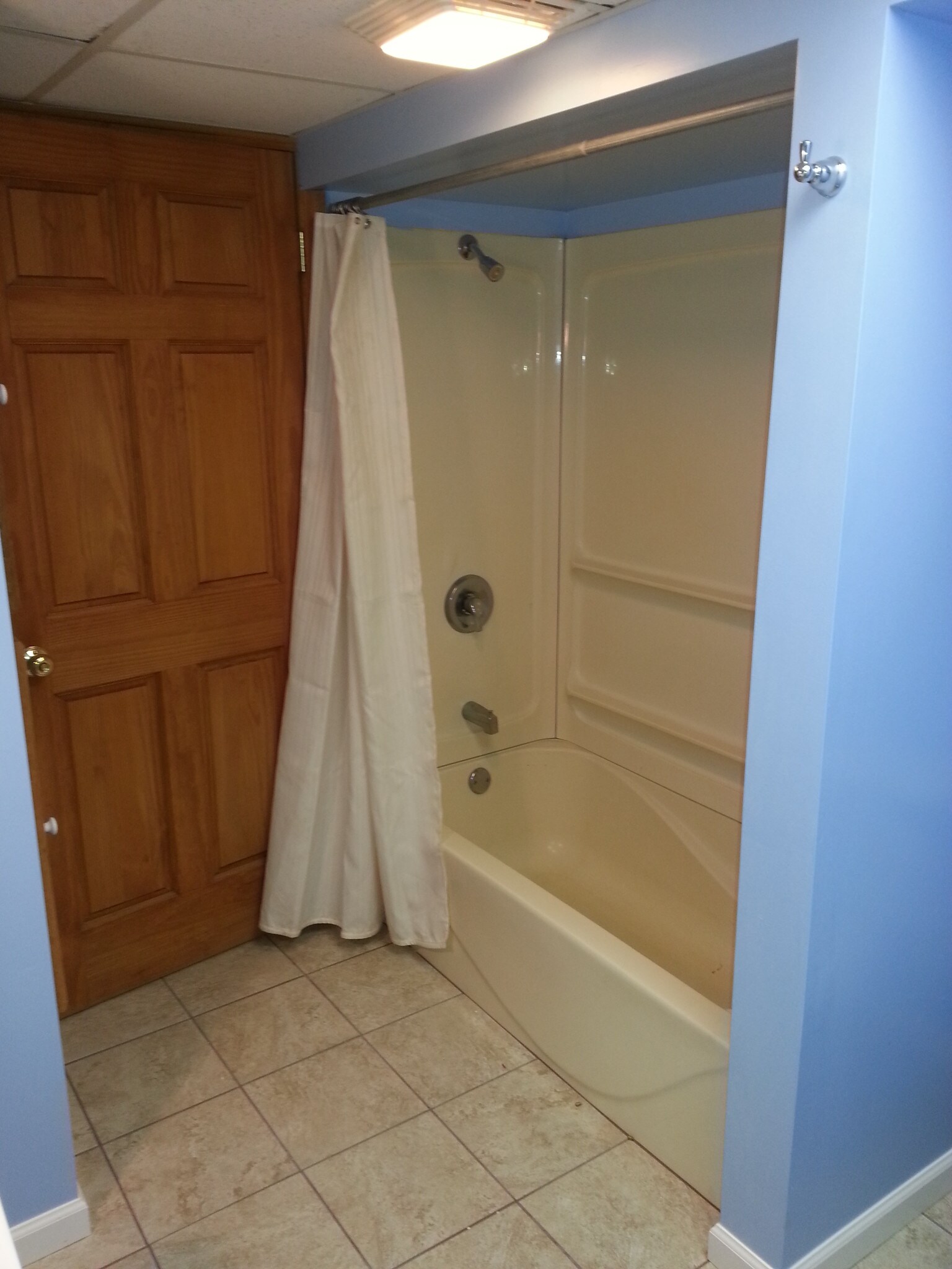 Building Photo - 421 E Lake St