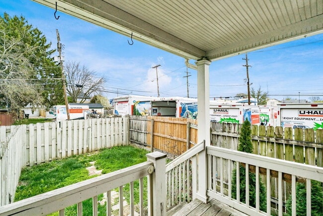 Building Photo - 426 E Mithoff St