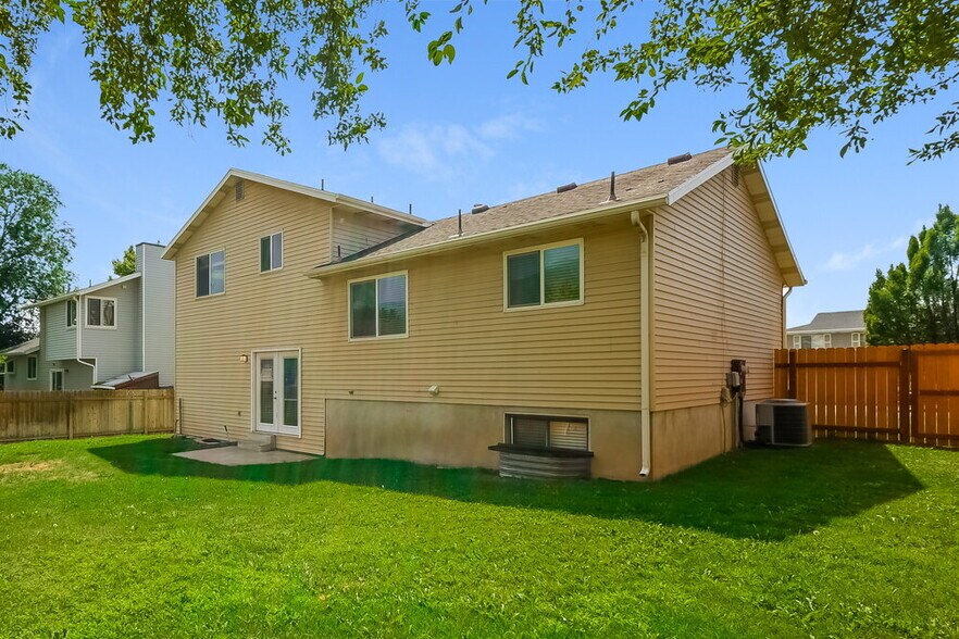 Building Photo - 2374 N 1075 E