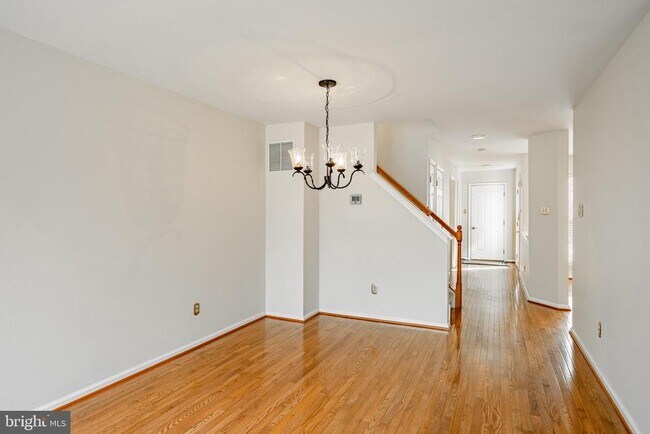 Building Photo - 124 Jeffords Ct