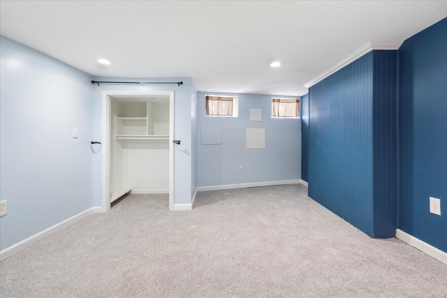 Building Photo - 57 E Heath St