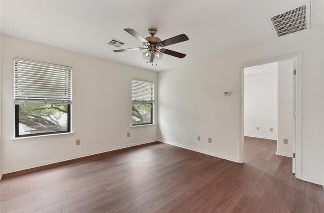 Building Photo - 10104 Missel Thrush Dr