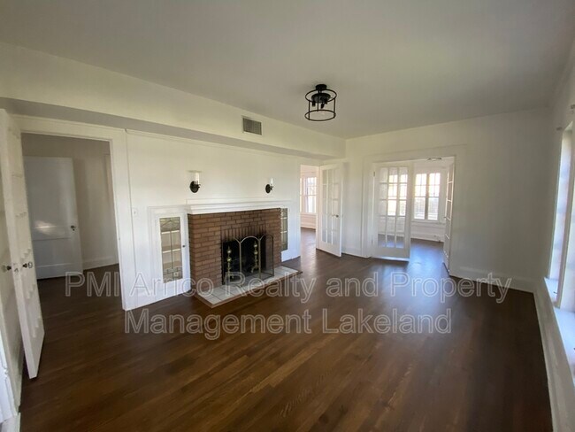 Building Photo - 720 Lake Elbert Dr SE