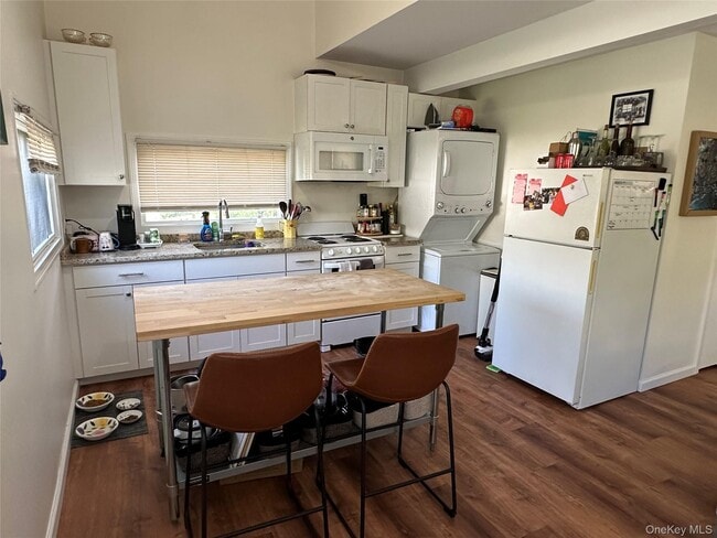 Building Photo - 11 Upper Hillman Rd