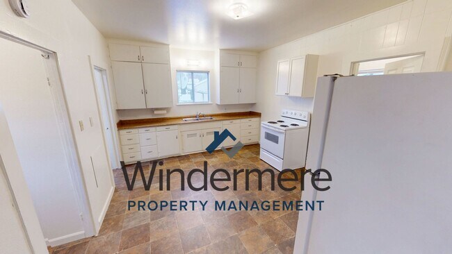 Building Photo - 948 S 3rd Ave