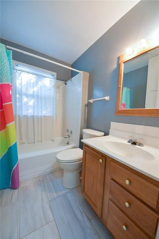 Main Bath - 2539 Vernon Ct SE