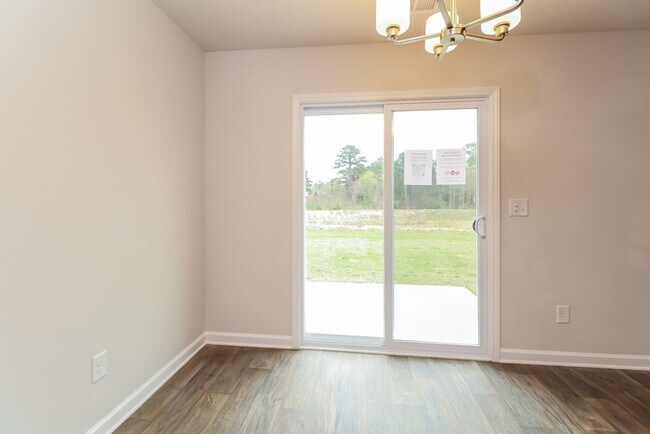 Building Photo - 118 Bent Holly Dr