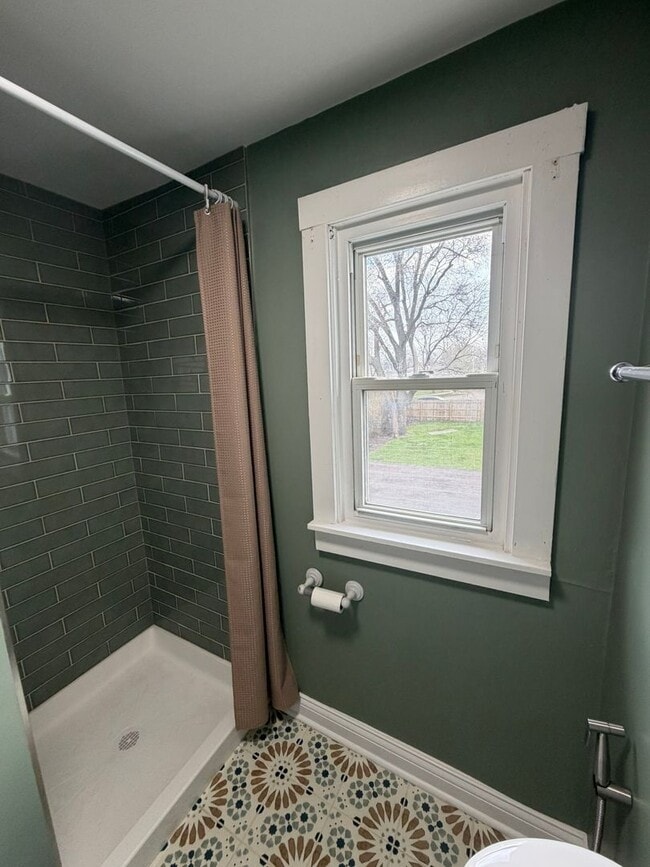 Building Photo - 2209 Douglas Ave