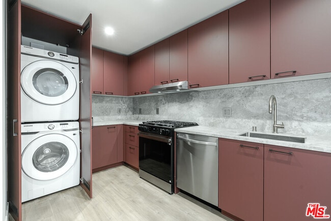 Building Photo - 12425 Texas Ave