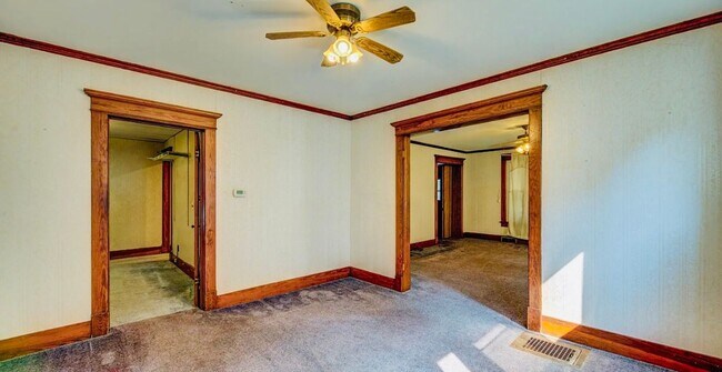 Building Photo - 205 W Fulton St