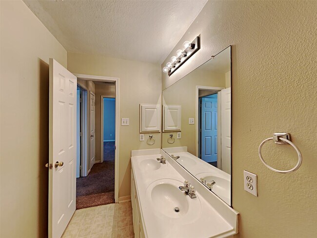 Building Photo - 25803 Bayou Arbor Ln