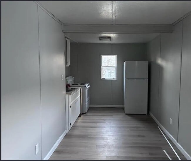 Building Photo - 228 Eden St