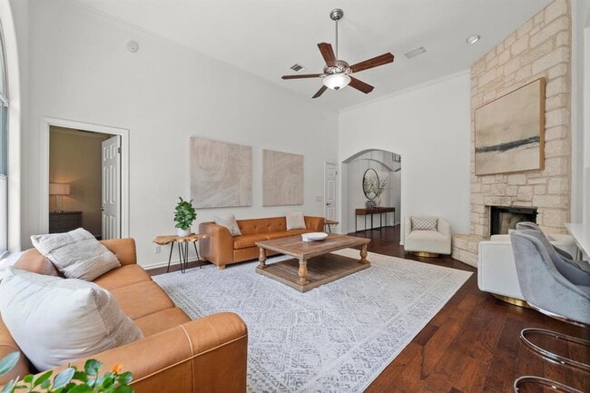 Building Photo - 11805 Emerald Falls Dr