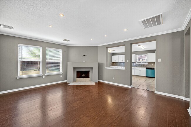 Building Photo - 5615 W Harrow Dr