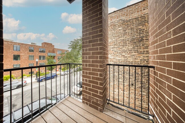 Building Photo - 1313 W Taylor St