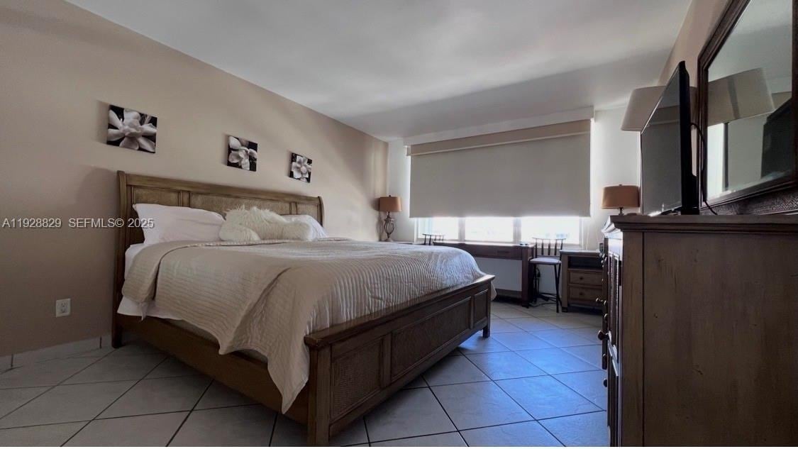 Building Photo - 5161 Collins Ave