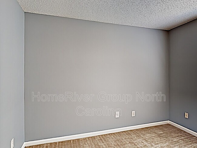 Building Photo - 9706 Ashburton Dr