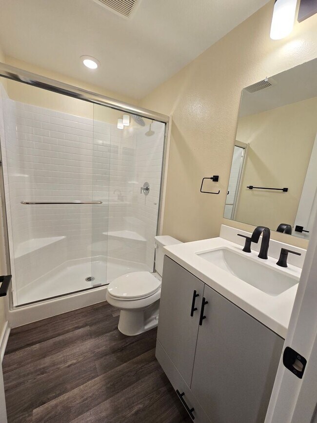 Building Photo - Beautiful 2 bed 2 bath Condo in Covina