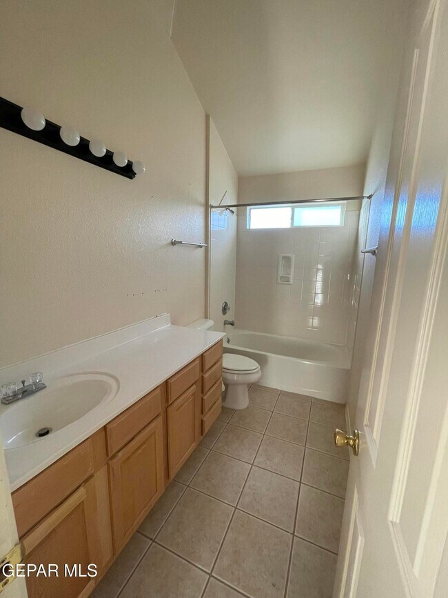 Building Photo - 206 Vic Clark Ct