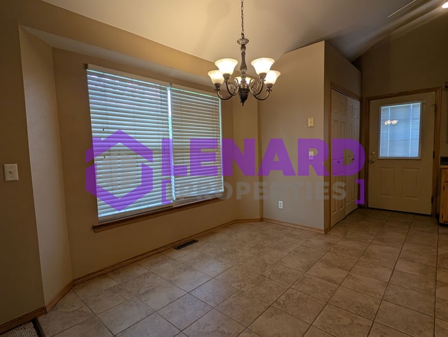 Building Photo - 714 Pinhook Dr