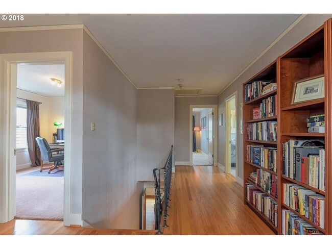 Building Photo - BEAUTIFUL TUDOR ON ALAMEDA RIDGE, 4/2.5