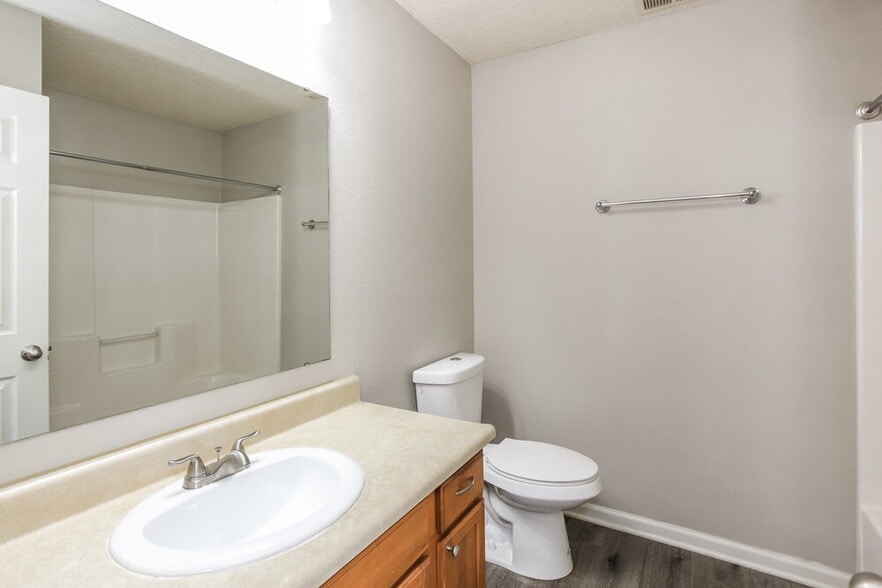 Building Photo - 5558 Wild Horse Dr