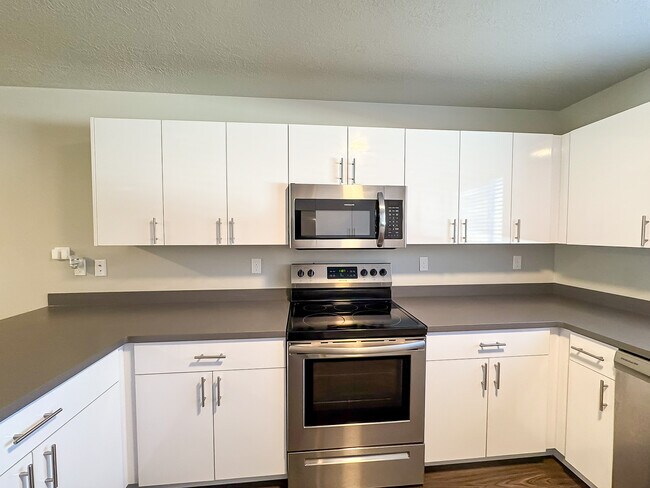 Building Photo - 64 W 600 S