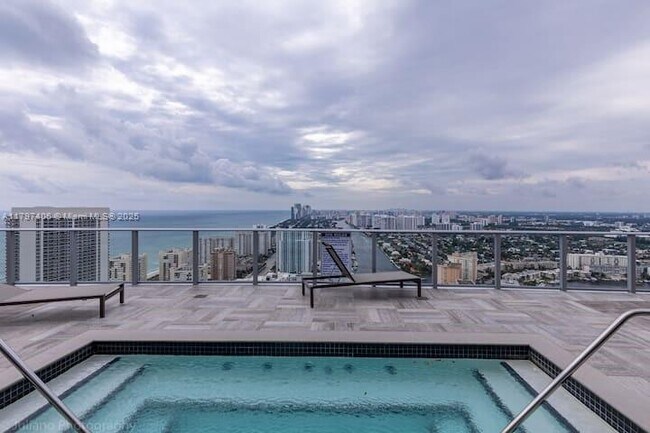 Building Photo - 4010 S Ocean Dr