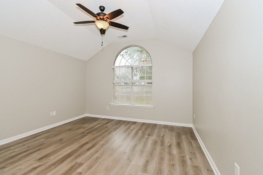 Building Photo - 5848 Hayden Cove