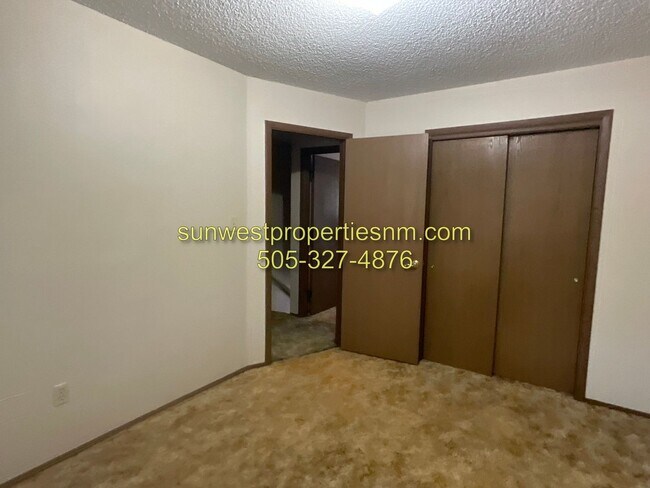Building Photo - 1631 N Farmington Ave