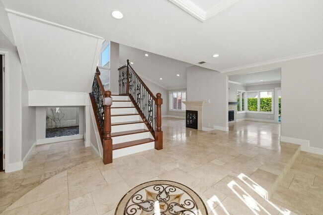 Building Photo - Beautifully Updated 5 Bedroom Woodbridge Home with Pool and much more!