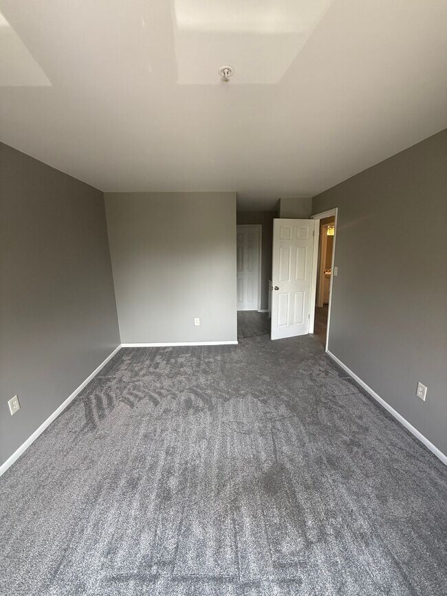 Building Photo - 80 Ashlar Hill Ct