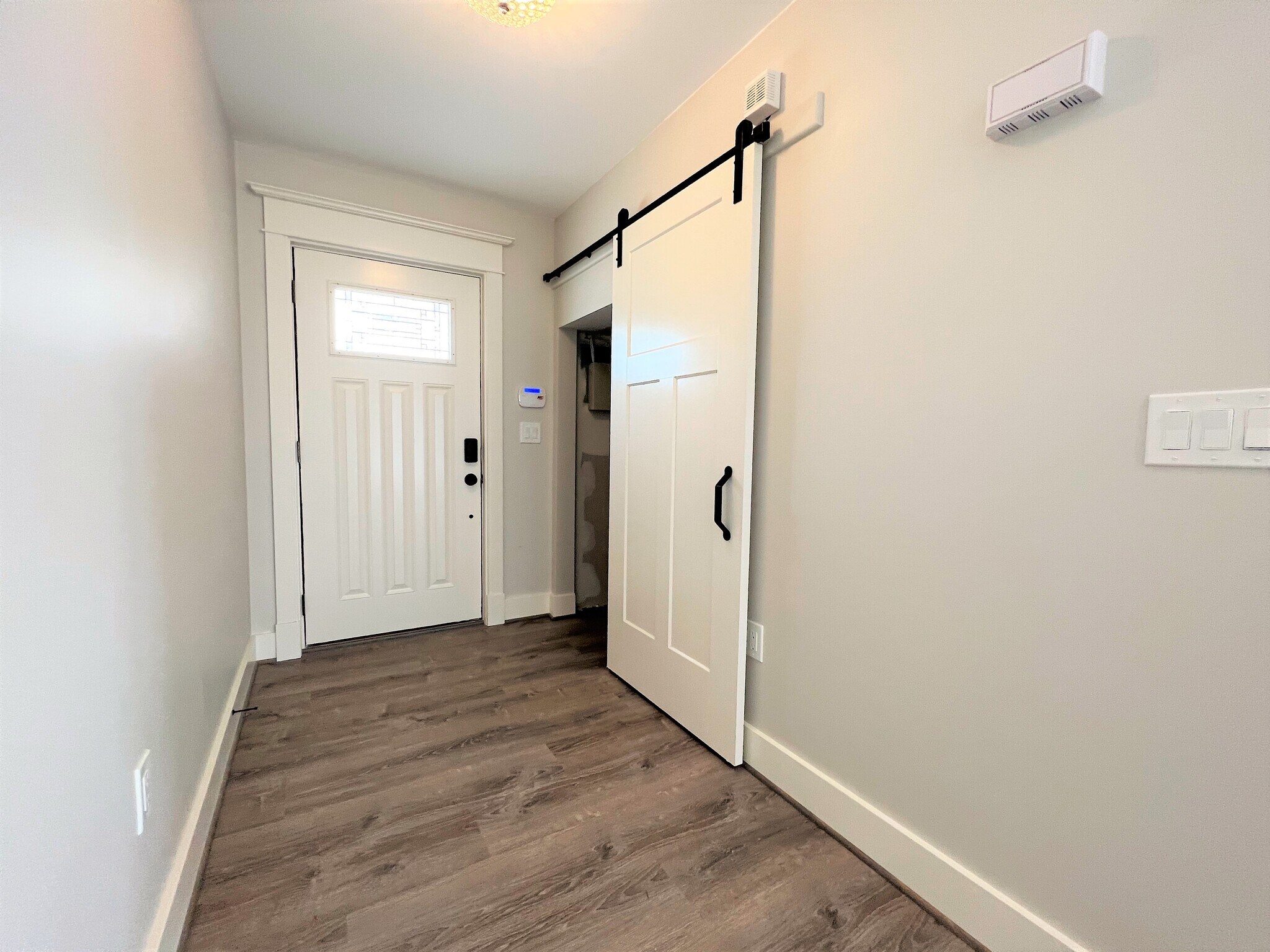 Building Photo - 10975 Main St