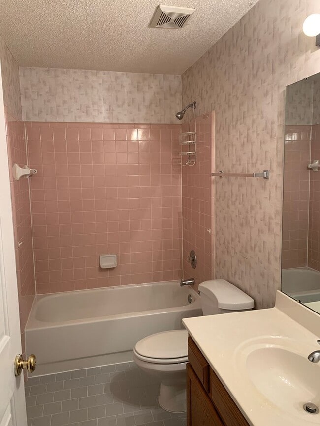 Building Photo - Beautiful Home located in the Brynmoor Com...