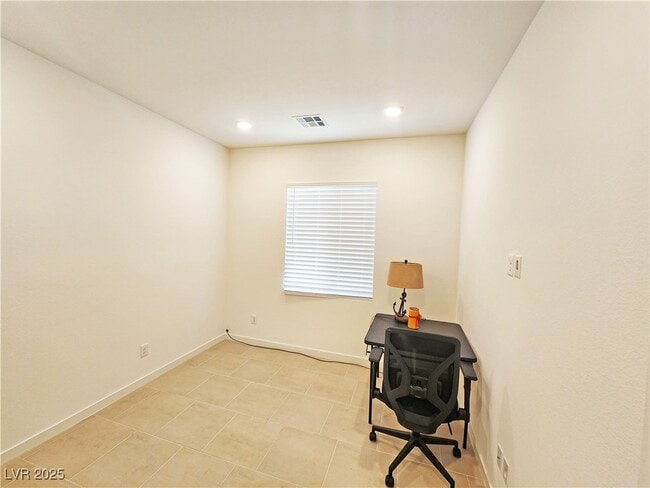 Building Photo - 4096 E Cactus Cyn Dr