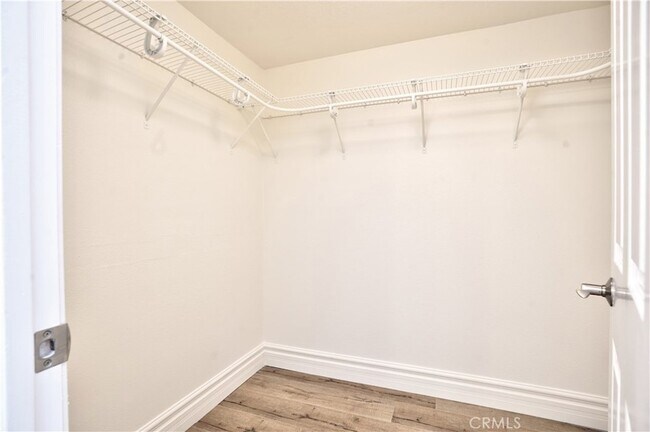 Building Photo - 7401 Seabluff Dr