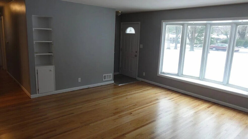 Building Photo - 6488 N Rural St