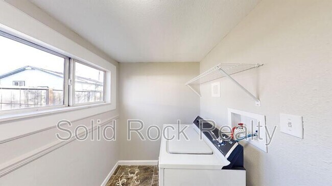 Building Photo - 219 N Institute St