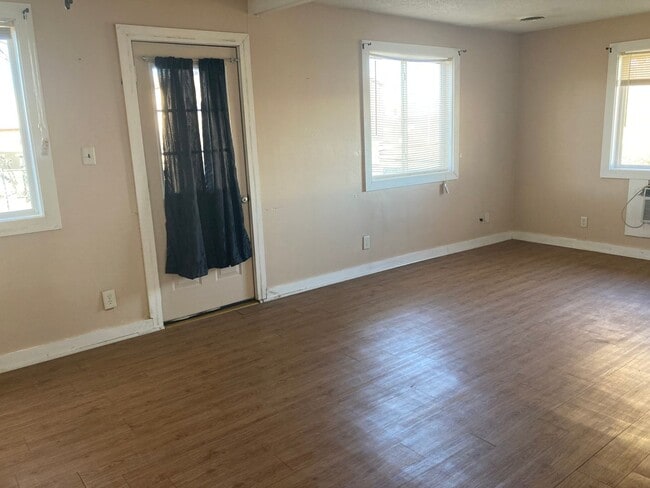 Building Photo - Affordable 2-Bedroom Home Near Ankeny