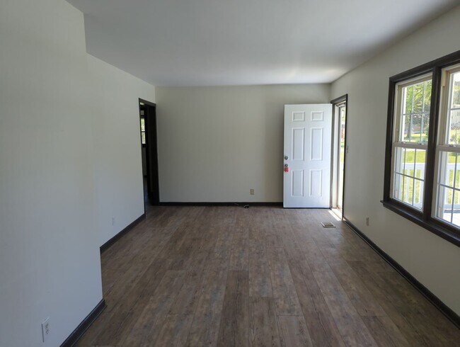 Building Photo - 6335 Hansley Dr