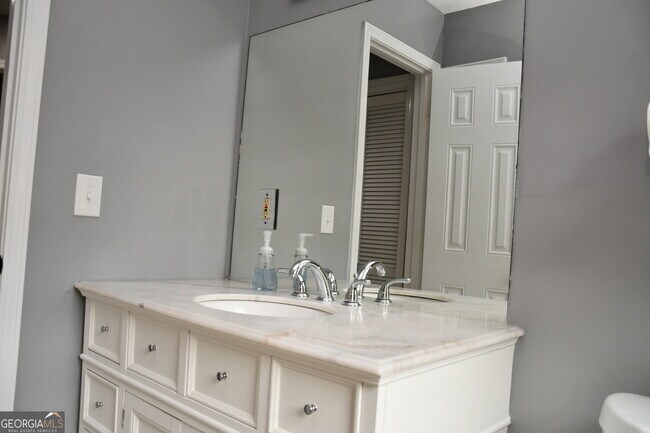 Building Photo - 5932 Homestead Cir