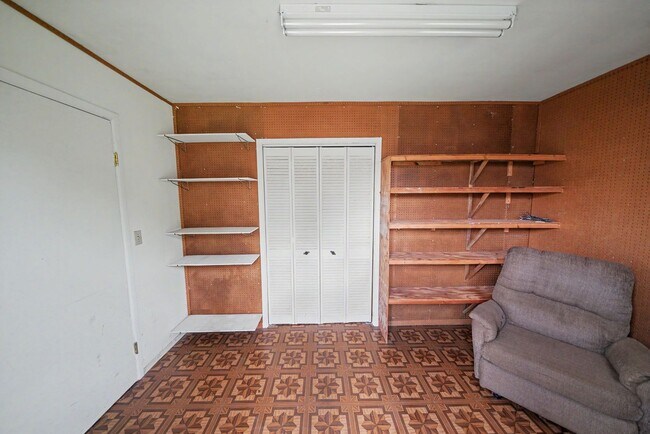 Building Photo - Classic Northeast San Antonio Gem with Two Living Areas - Realtor Commission: $500