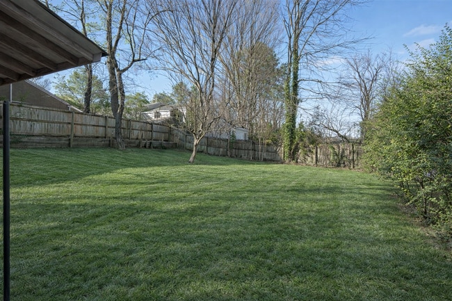 Building Photo - $500-off First Month Rent! 3 Bedroom 2 bathroom home in East Memphis!